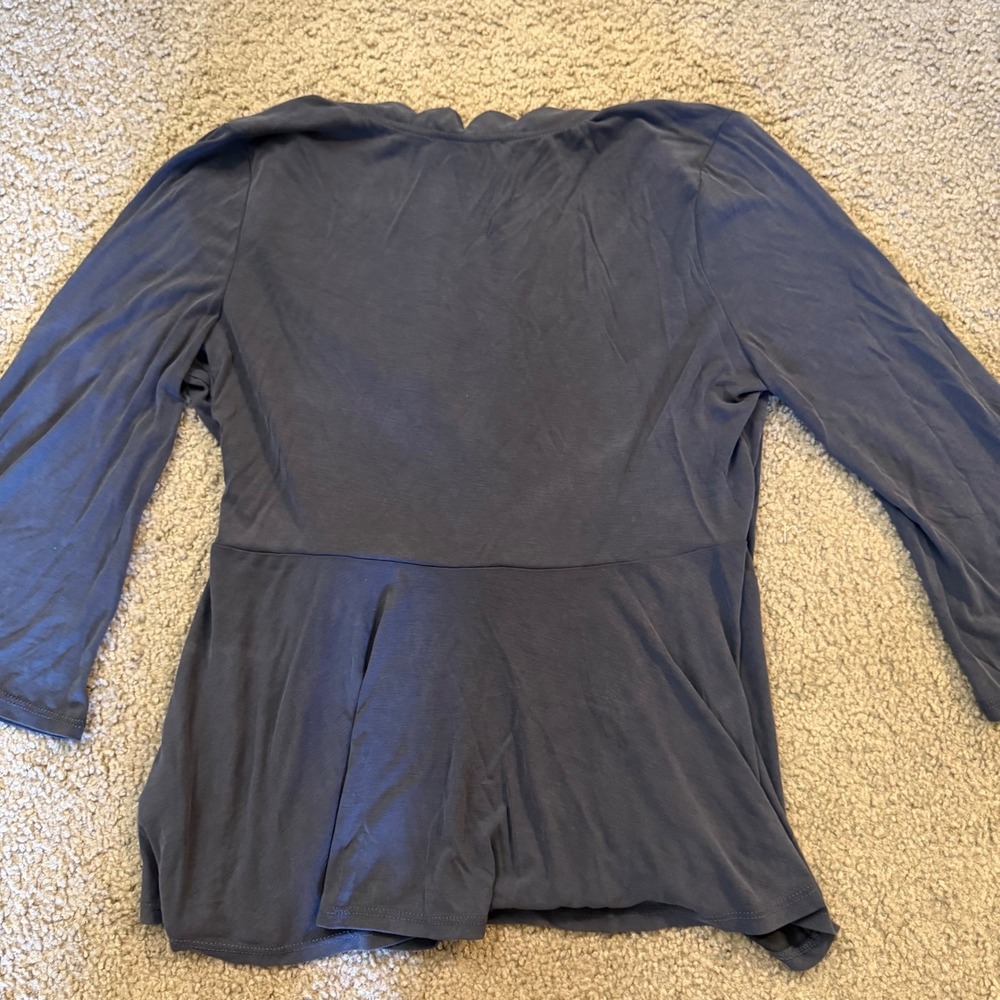 Anthropologie Eri + Ali Wrap Top XL Scallop Trim Bell Sleeve Jersey Gray - Picture 7 of 7
